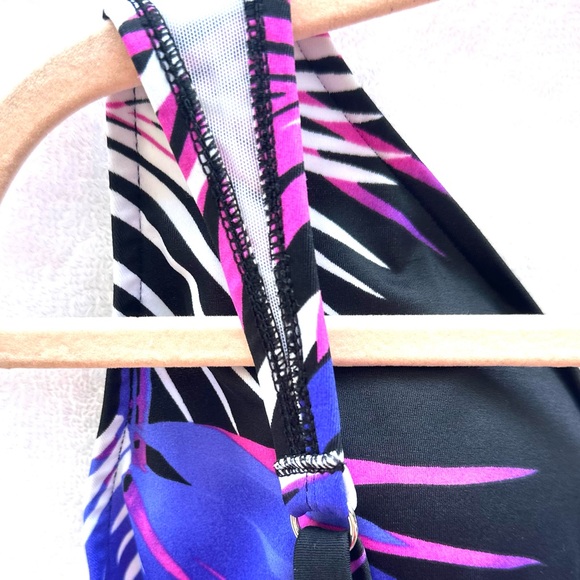 NWOT Swimwear/Floral Plunge Neckline Rich Flattering/Fully Lined Solutions Swim - Picture 5 of 7